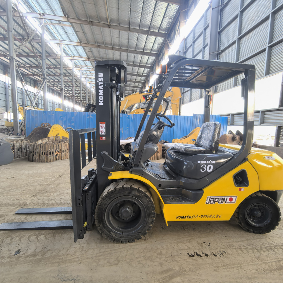 Komatsu FD30 Forklift - Diesel heftruck: afbeelding 2 Komatsu FD30 Forklift - Diesel heftruck: afbeelding 2