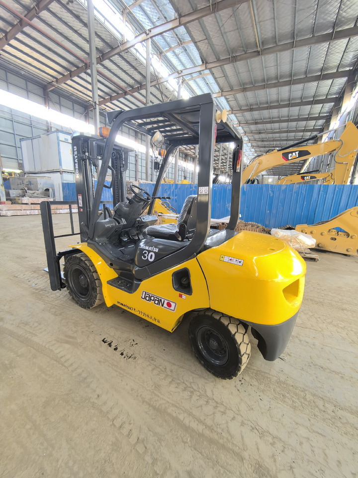 Komatsu FD30 Forklift - Diesel heftruck: afbeelding 2 Komatsu FD30 Forklift - Diesel heftruck: afbeelding 2