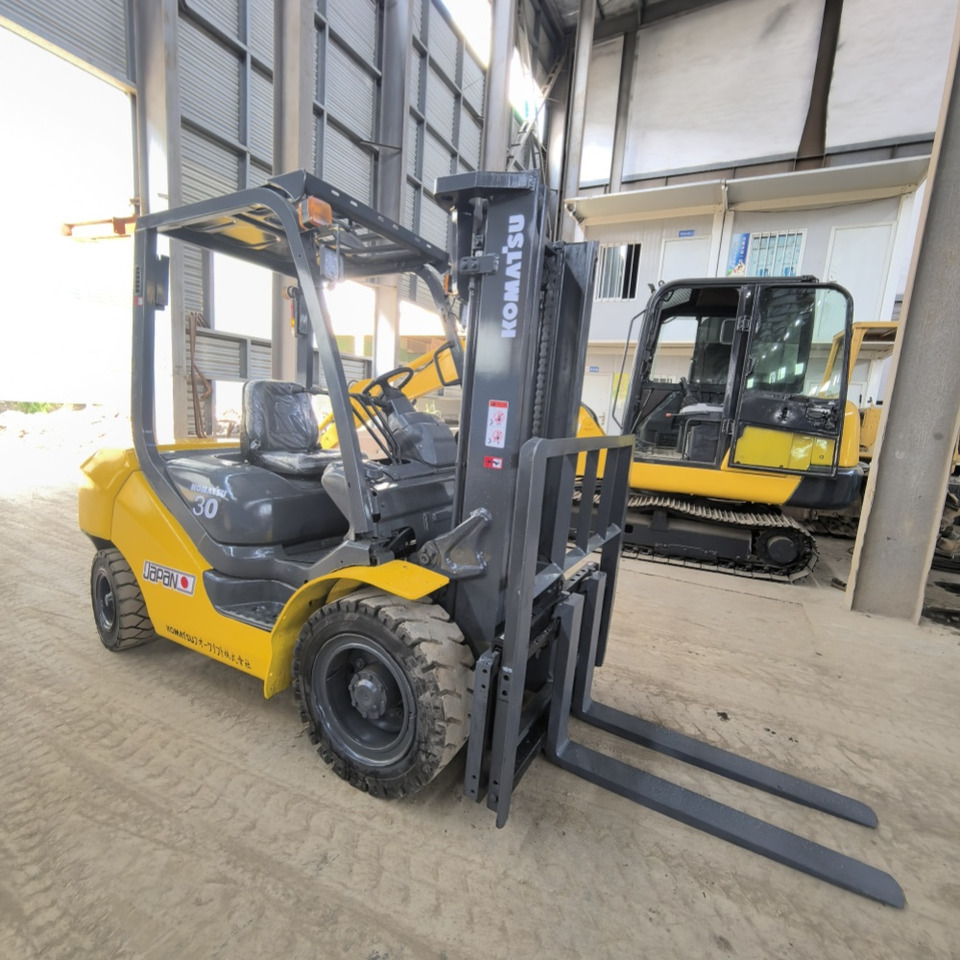 Komatsu FD30 Forklift - Diesel heftruck: afbeelding 1 Komatsu FD30 Forklift - Diesel heftruck: afbeelding 1