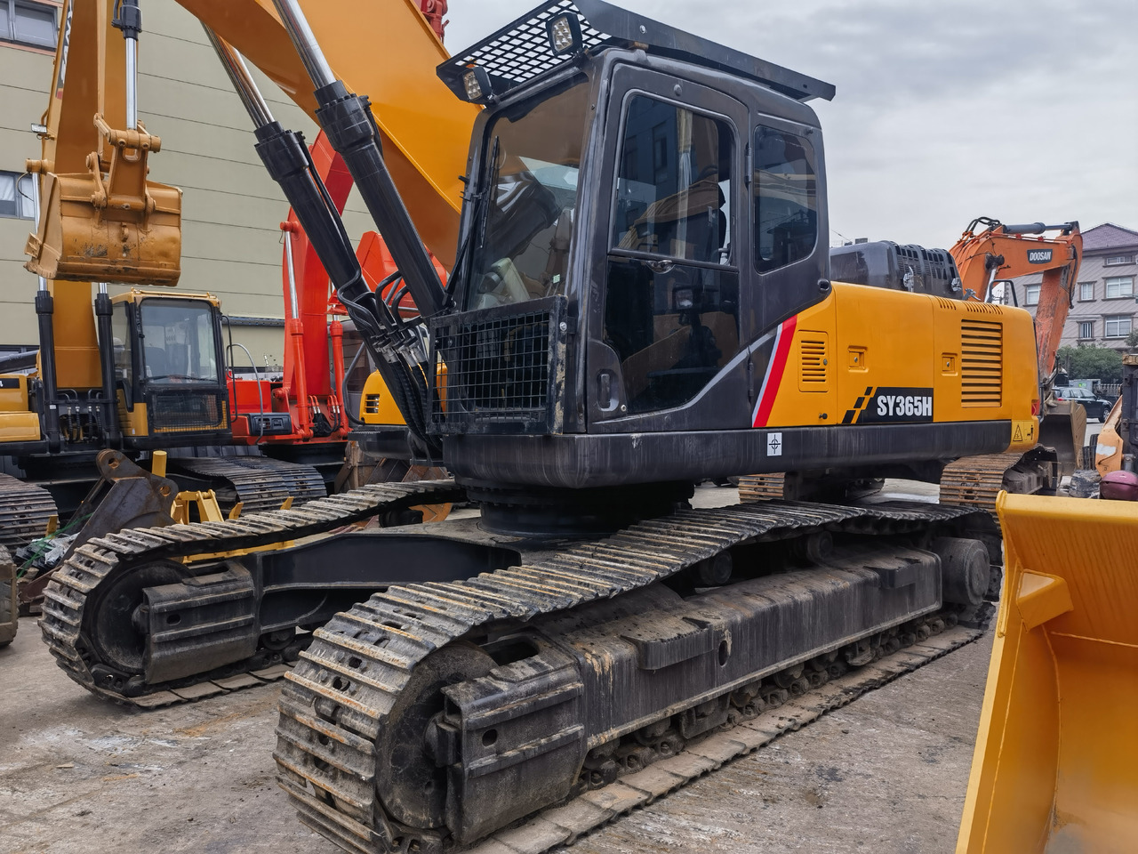 SANY 365H Excavator - Rupsgraafmachine: afbeelding 1 SANY 365H Excavator - Rupsgraafmachine: afbeelding 1