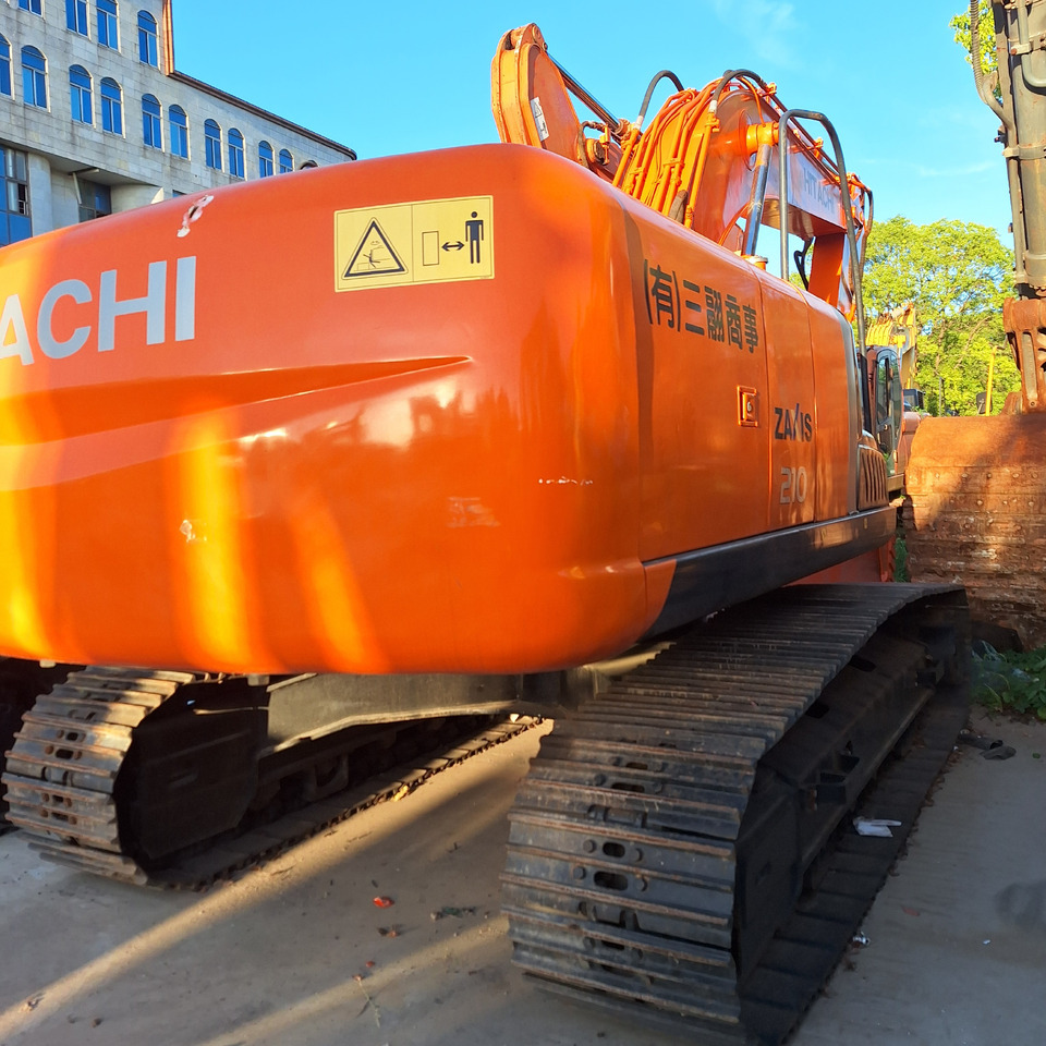 Second hand Hitachi ZX200G excavator - Graafmachine: afbeelding 3 Second hand Hitachi ZX200G excavator - Graafmachine: afbeelding 3