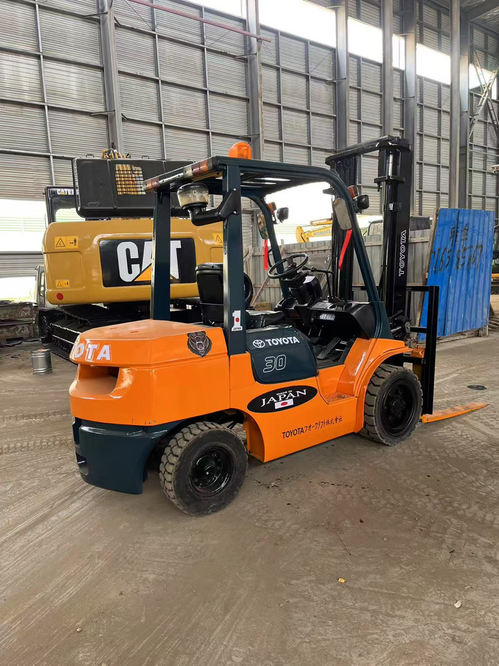 Toyota FD30 Forklift - Diesel heftruck: afbeelding 5 Toyota FD30 Forklift - Diesel heftruck: afbeelding 5