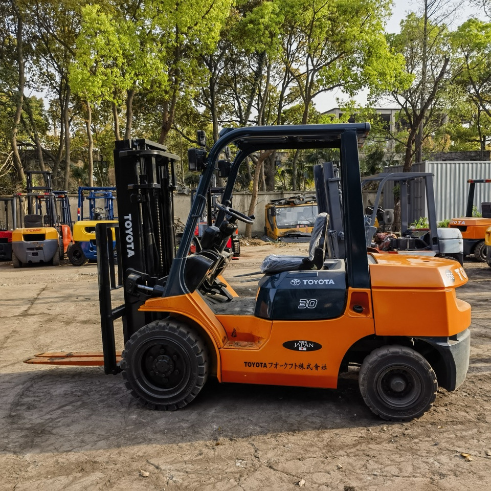 Toyota FD30 Forklift - Diesel heftruck: afbeelding 2 Toyota FD30 Forklift - Diesel heftruck: afbeelding 2