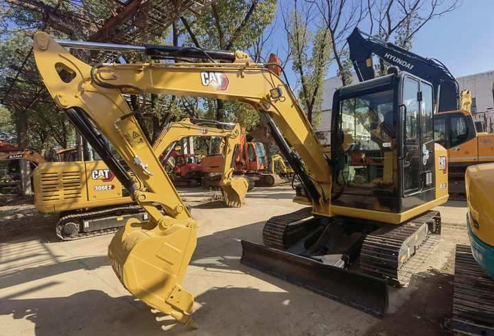Used original CAT 305.5E2 excavator 5 Ton CAT hydraulic crawler mini excavator cheap for sale - Rupsgraafmachine: afbeelding 3 Used original CAT 305.5E2 excavator 5 Ton CAT hydraulic crawler mini excavator cheap for sale - Rupsgraafmachine: afbeelding 3