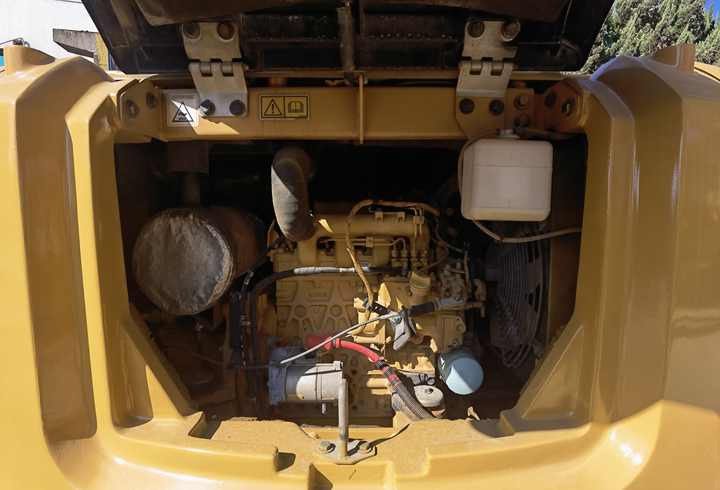 Used original CAT 305.5E2 excavator 5 Ton CAT hydraulic crawler mini excavator cheap for sale - Rupsgraafmachine: afbeelding 2 Used original CAT 305.5E2 excavator 5 Ton CAT hydraulic crawler mini excavator cheap for sale - Rupsgraafmachine: afbeelding 2