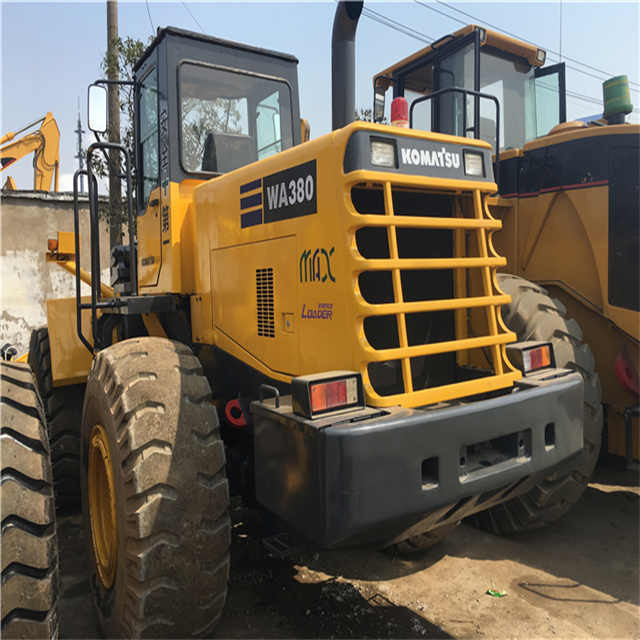 Second hand wheel loader Komatsu used Wheel loader WA320-3 WA320-1 WA380-3 cheap for sale - Wiellader: afbeelding 2 Second hand wheel loader Komatsu used Wheel loader WA320-3 WA320-1 WA380-3 cheap for sale - Wiellader: afbeelding 2