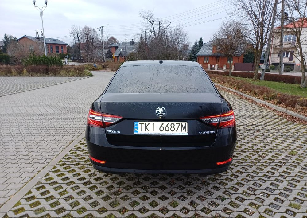 Skoda Superb 2.0 TDI Ambition - Sedan: afbeelding 4 Skoda Superb 2.0 TDI Ambition - Sedan: afbeelding 4