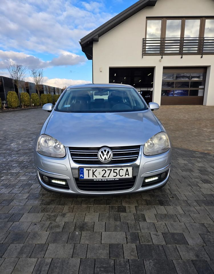 Volkswagen Jetta 2.0 TDI Sportline - Sedan: afbeelding 1 Volkswagen Jetta 2.0 TDI Sportline - Sedan: afbeelding 1