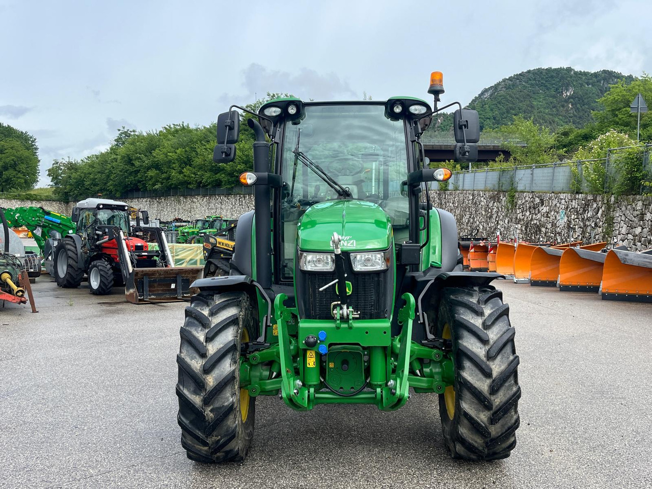 JOHN DEERE 5115R - Tractor: afbeelding 3 JOHN DEERE 5115R - Tractor: afbeelding 3