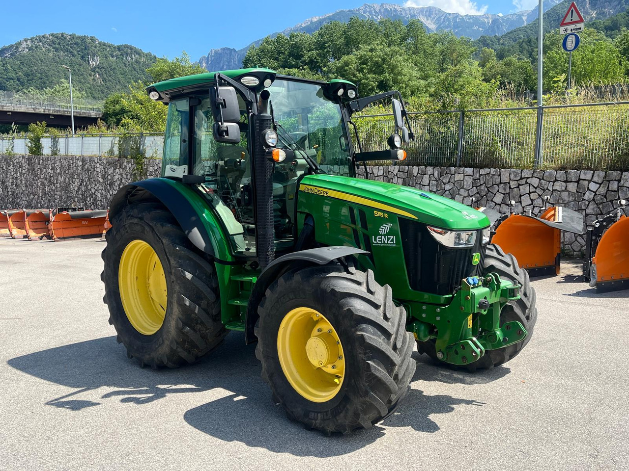 JOHN DEERE 5115R - Tractor: afbeelding 4 JOHN DEERE 5115R - Tractor: afbeelding 4