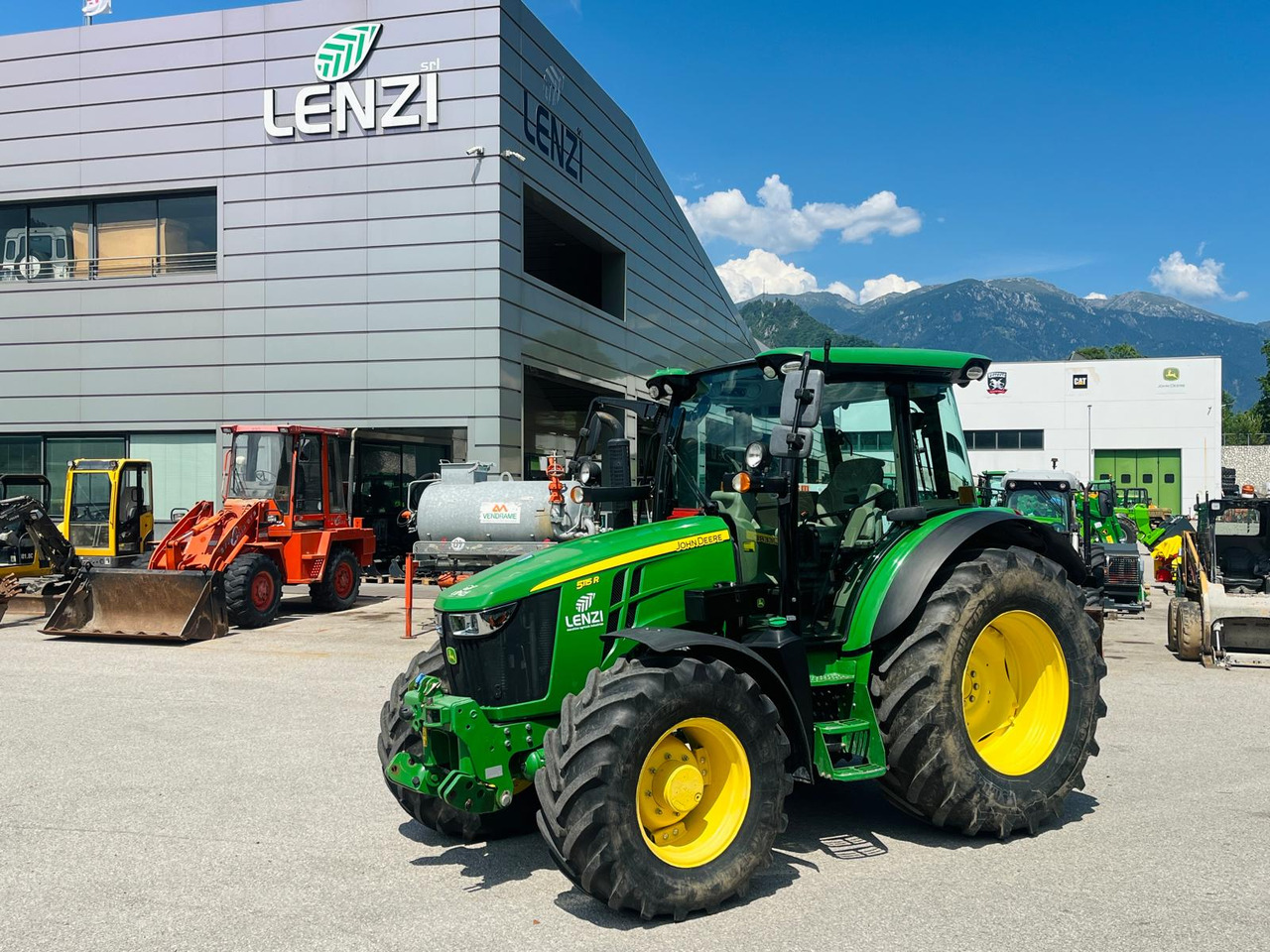 JOHN DEERE 5115R - Tractor: afbeelding 1 JOHN DEERE 5115R - Tractor: afbeelding 1