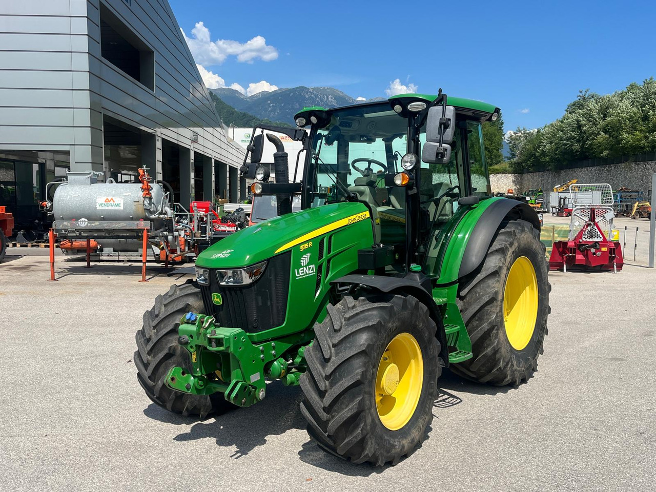 JOHN DEERE 5115R - Tractor: afbeelding 2 JOHN DEERE 5115R - Tractor: afbeelding 2