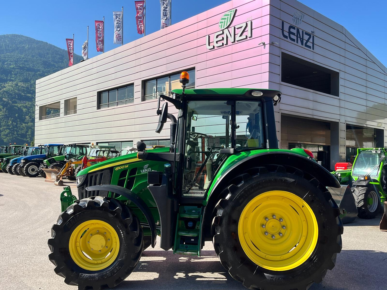 Tractor JOHN DEERE 6100M: afbeelding 11