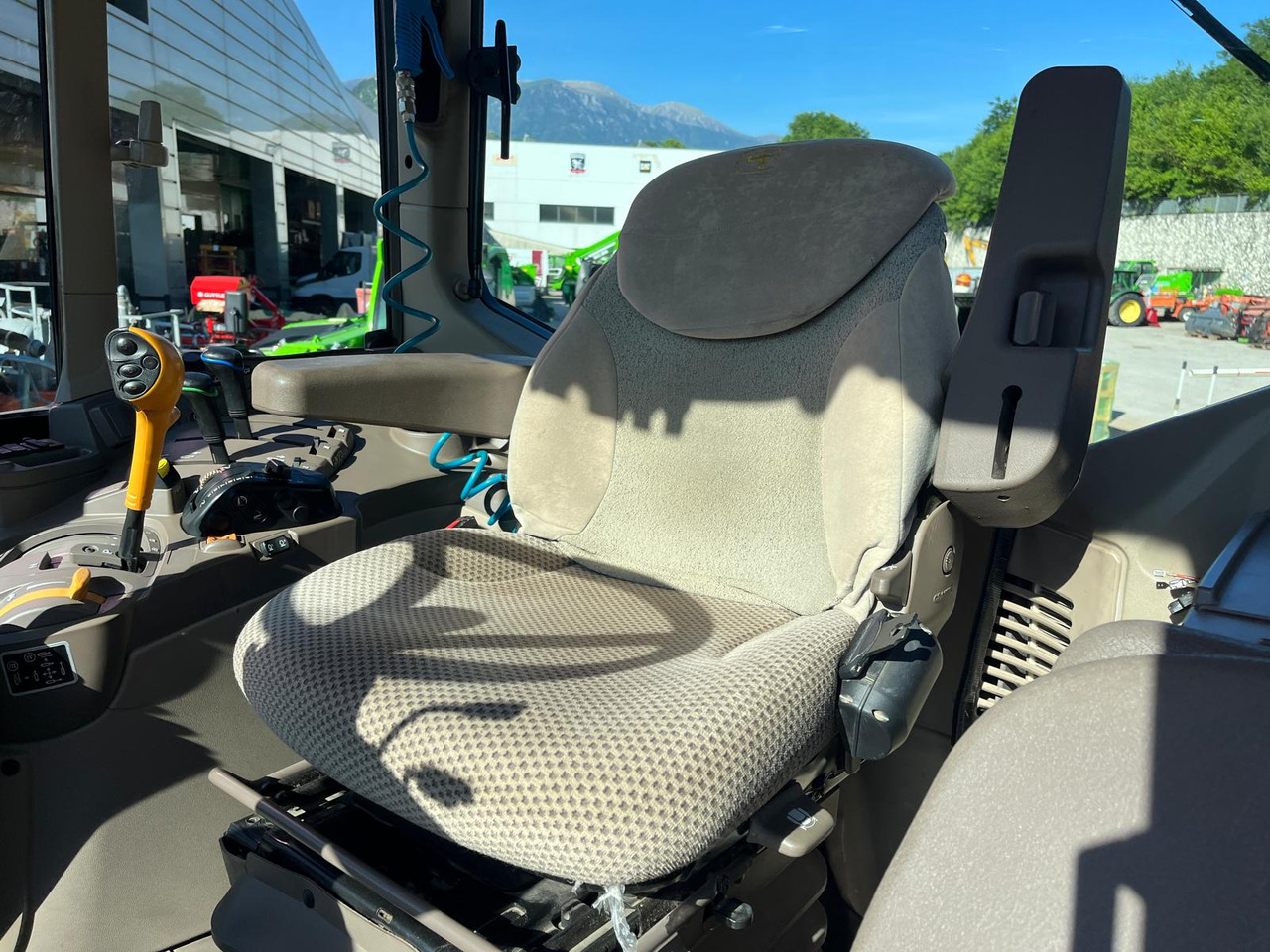 Tractor JOHN DEERE 6100M: afbeelding 13