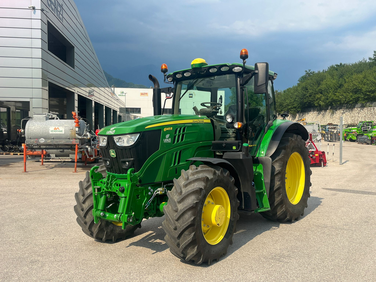 JOHN DEERE 6145 R - Tractor: afbeelding 2 JOHN DEERE 6145 R - Tractor: afbeelding 2