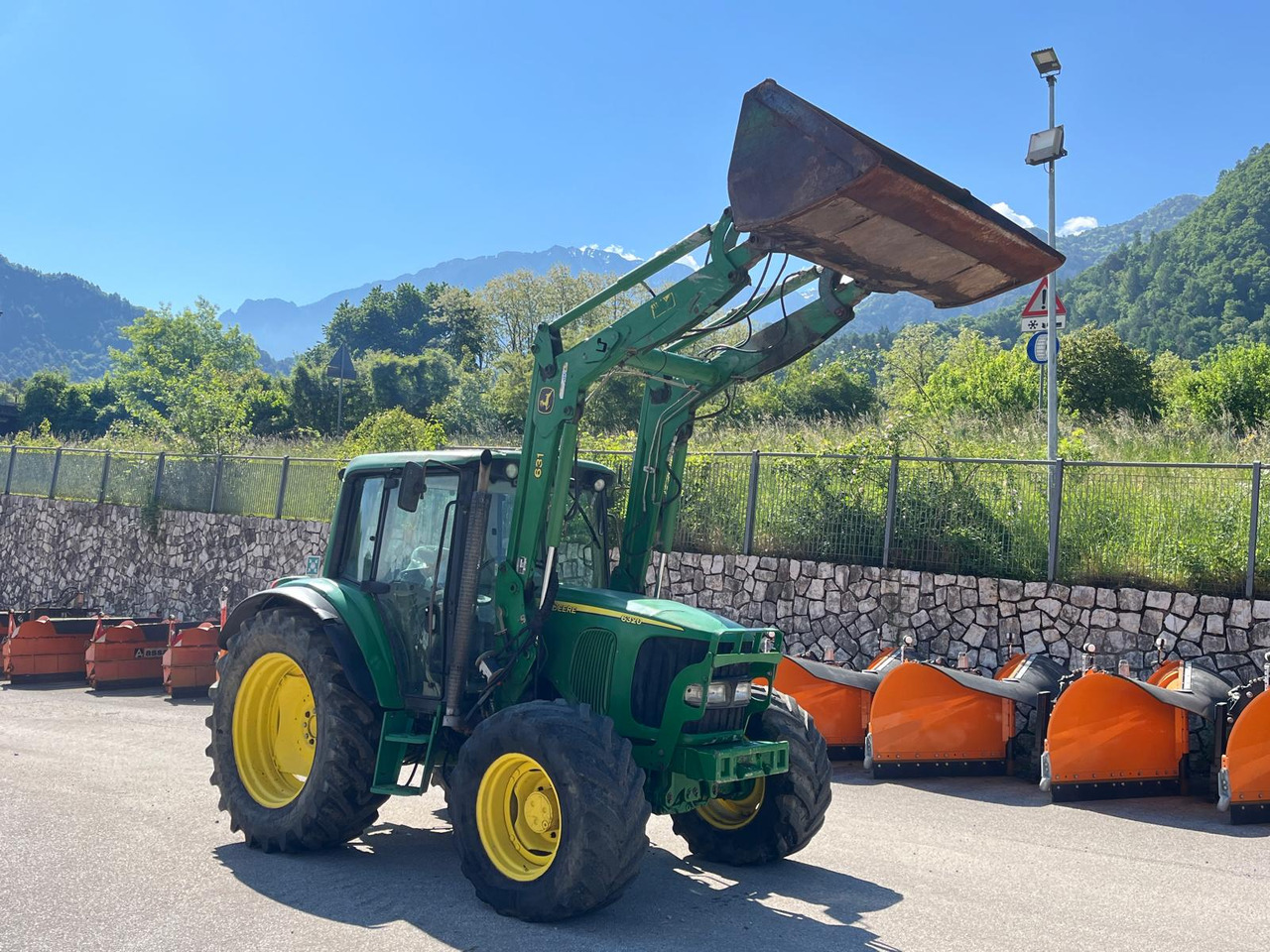 JOHN DEERE 6320 - Tractor: afbeelding 3 JOHN DEERE 6320 - Tractor: afbeelding 3