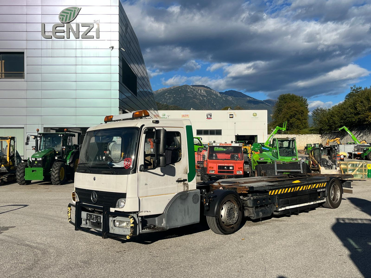 MERCEDES-BENZ KAMAG - Containertransporter/ Wissellaadbak vrachtwagen: afbeelding 3 MERCEDES-BENZ KAMAG - Containertransporter/ Wissellaadbak vrachtwagen: afbeelding 3