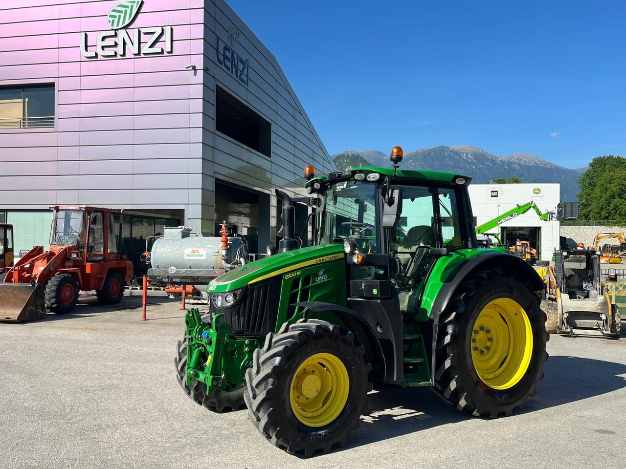 TRATTORE JOHN DEERE 6100M - Tractor: afbeelding 1 TRATTORE JOHN DEERE 6100M - Tractor: afbeelding 1