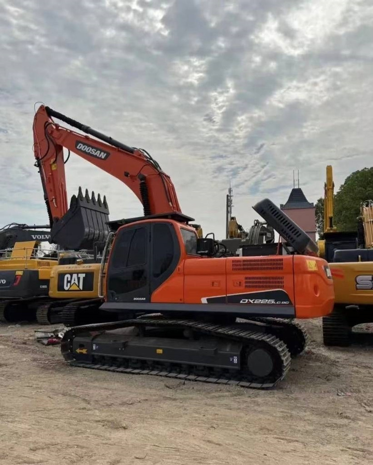 Doosan DX 225 - Rupsgraafmachine: afbeelding 1 Doosan DX 225 - Rupsgraafmachine: afbeelding 1