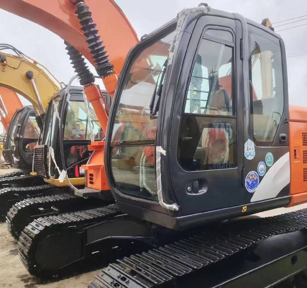 Hitachi 135US-6 - Rupsgraafmachine: afbeelding 4 Hitachi 135US-6 - Rupsgraafmachine: afbeelding 4