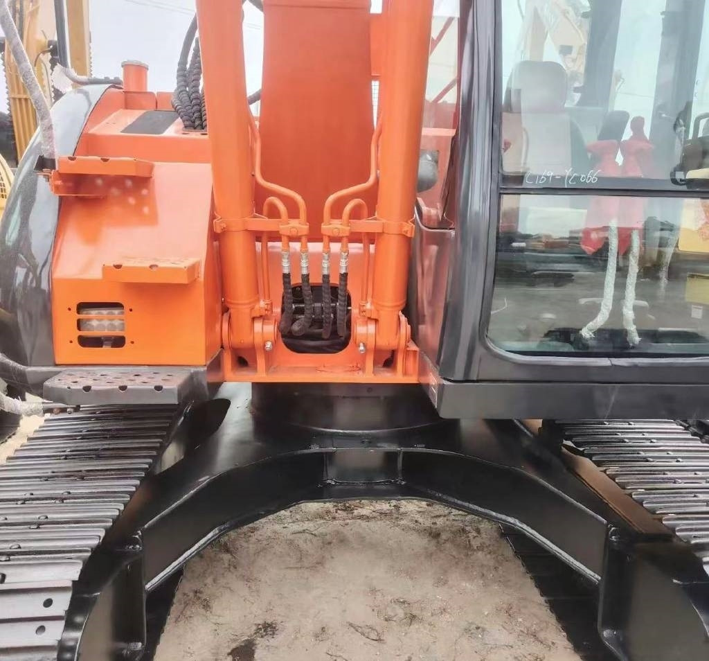 Hitachi 135US - Rupsgraafmachine: afbeelding 5 Hitachi 135US - Rupsgraafmachine: afbeelding 5