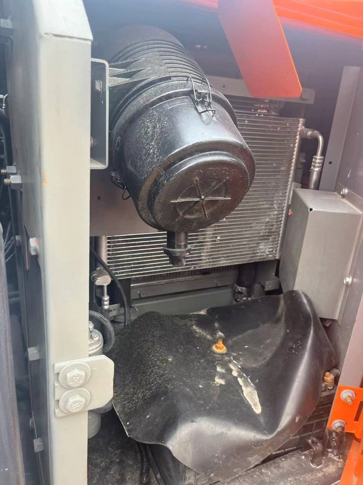 Hitachi zaxis60  - Rupsgraafmachine: afbeelding 5 Hitachi zaxis60  - Rupsgraafmachine: afbeelding 5