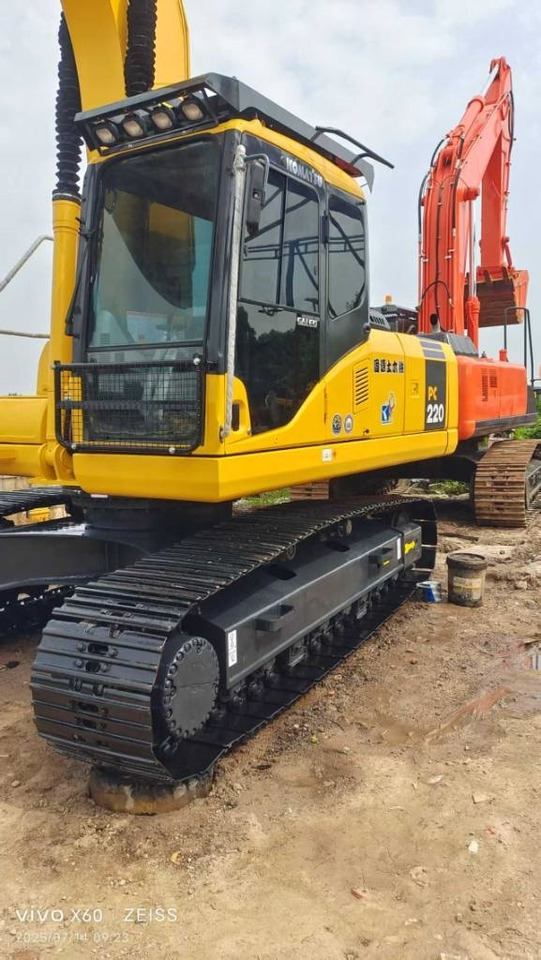 Komatsu PC 220 - Minigraafmachine: afbeelding 3 Komatsu PC 220 - Minigraafmachine: afbeelding 3