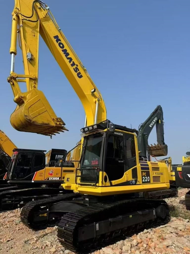 Komatsu PC 220 - Rupsgraafmachine: afbeelding 1 Komatsu PC 220 - Rupsgraafmachine: afbeelding 1