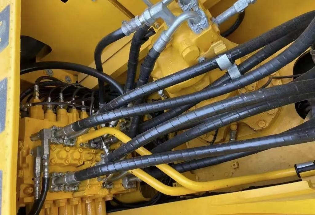 Komatsu PC 240 - Rupsgraafmachine: afbeelding 3 Komatsu PC 240 - Rupsgraafmachine: afbeelding 3