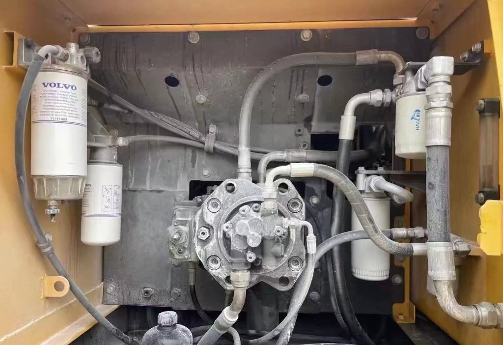 Volvo EC 210 - Rupsgraafmachine: afbeelding 4 Volvo EC 210 - Rupsgraafmachine: afbeelding 4