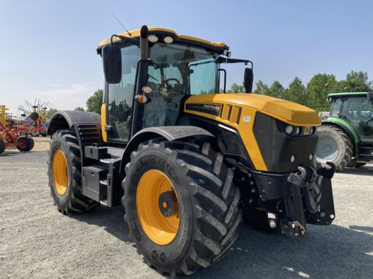 JCB FASTRAC 4220 - Tractor: afbeelding 1 JCB FASTRAC 4220 - Tractor: afbeelding 1