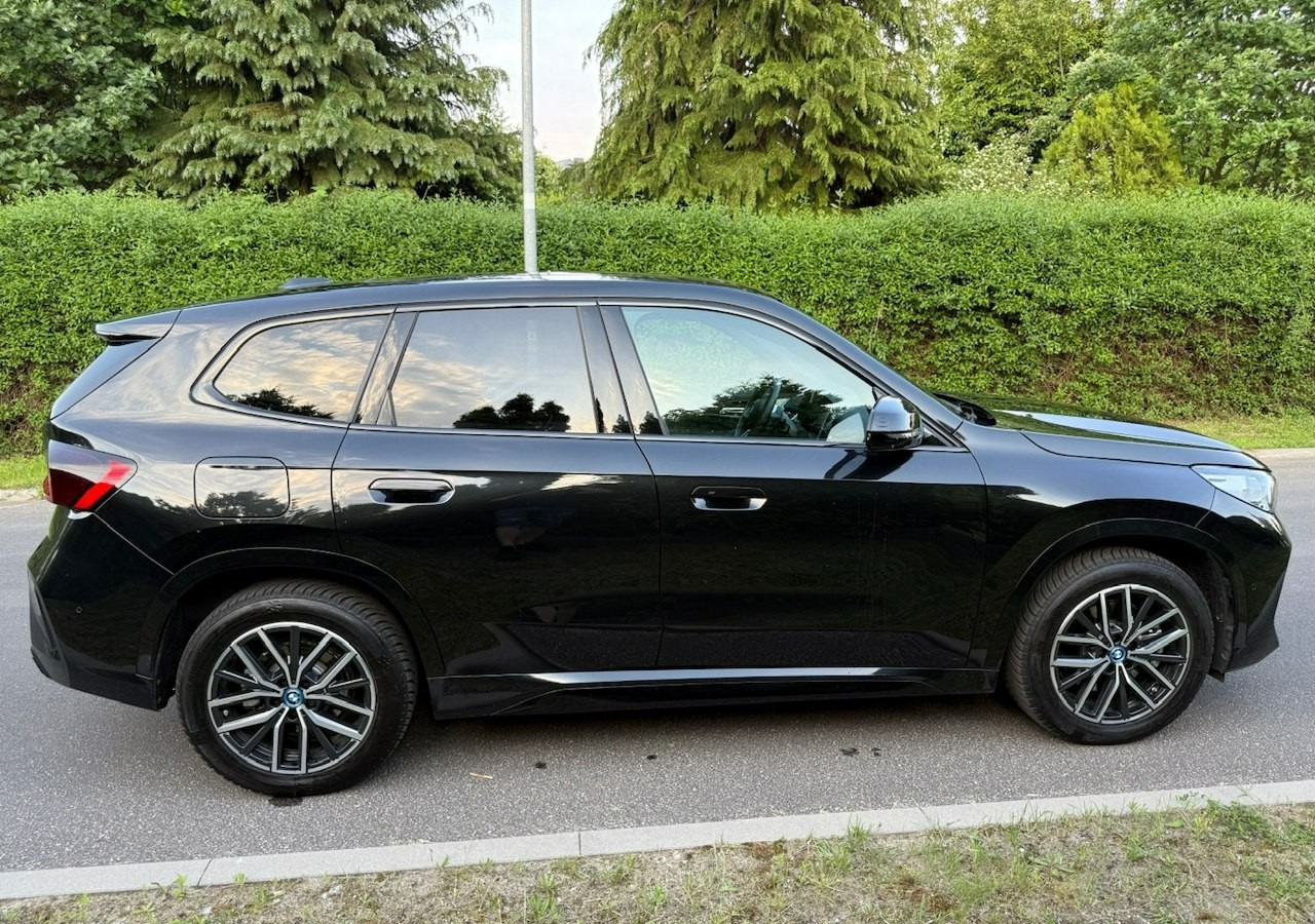 BMW X1 iX1 iX1 xDrive30 313KM M-Sport H/K Panorama AdaptiveLed Masaże Kam360 - SUV: afbeelding 5 BMW X1 iX1 iX1 xDrive30 313KM M-Sport H/K Panorama AdaptiveLed Masaże Kam360 - SUV: afbeelding 5