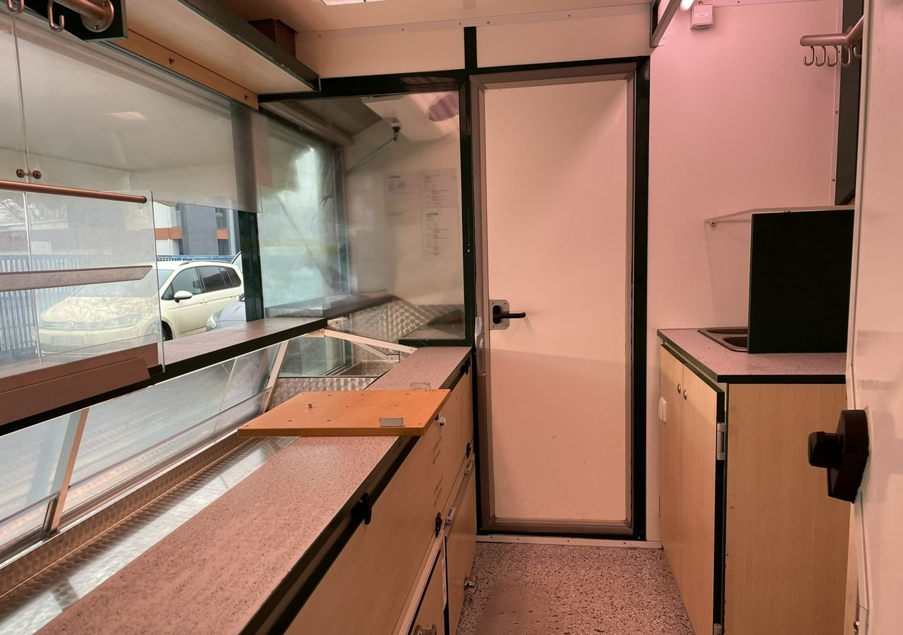 Citroen Jumper Autosklep 4X4 węd Gastronomiczny Food Truck Foodtruck Sklep W-zasi20 - Zelfrijdende verkoopwagen: afbeelding 5 Citroen Jumper Autosklep 4X4 węd Gastronomiczny Food Truck Foodtruck Sklep W-zasi20 - Zelfrijdende verkoopwagen: afbeelding 5