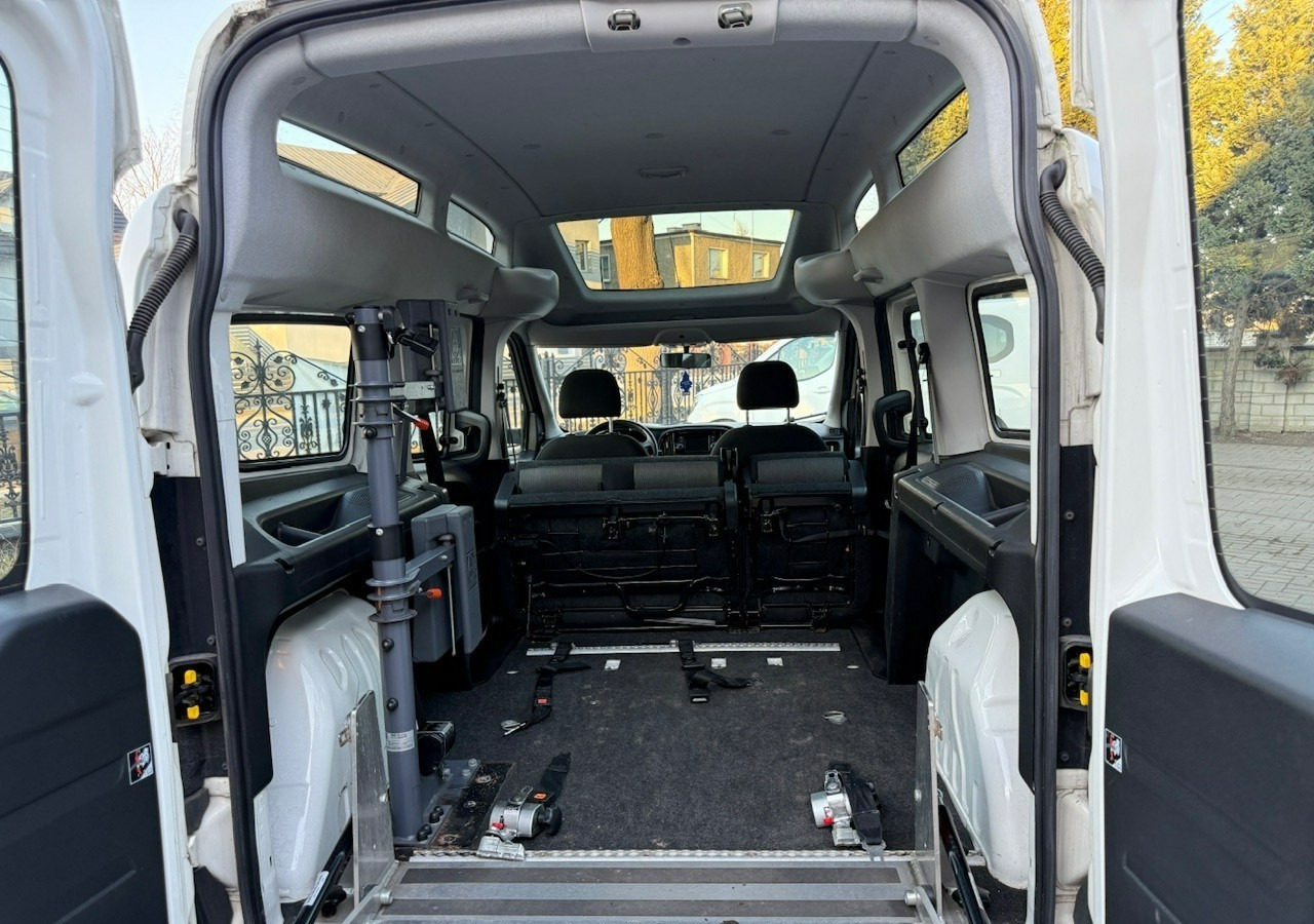 Fiat Doblo II Doblo 1.6-120KM dla Niepełnosprawnych RAMPA Inwalida Model 2020 - Personenwagen: afbeelding 3 Fiat Doblo II Doblo 1.6-120KM dla Niepełnosprawnych RAMPA Inwalida Model 2020 - Personenwagen: afbeelding 3