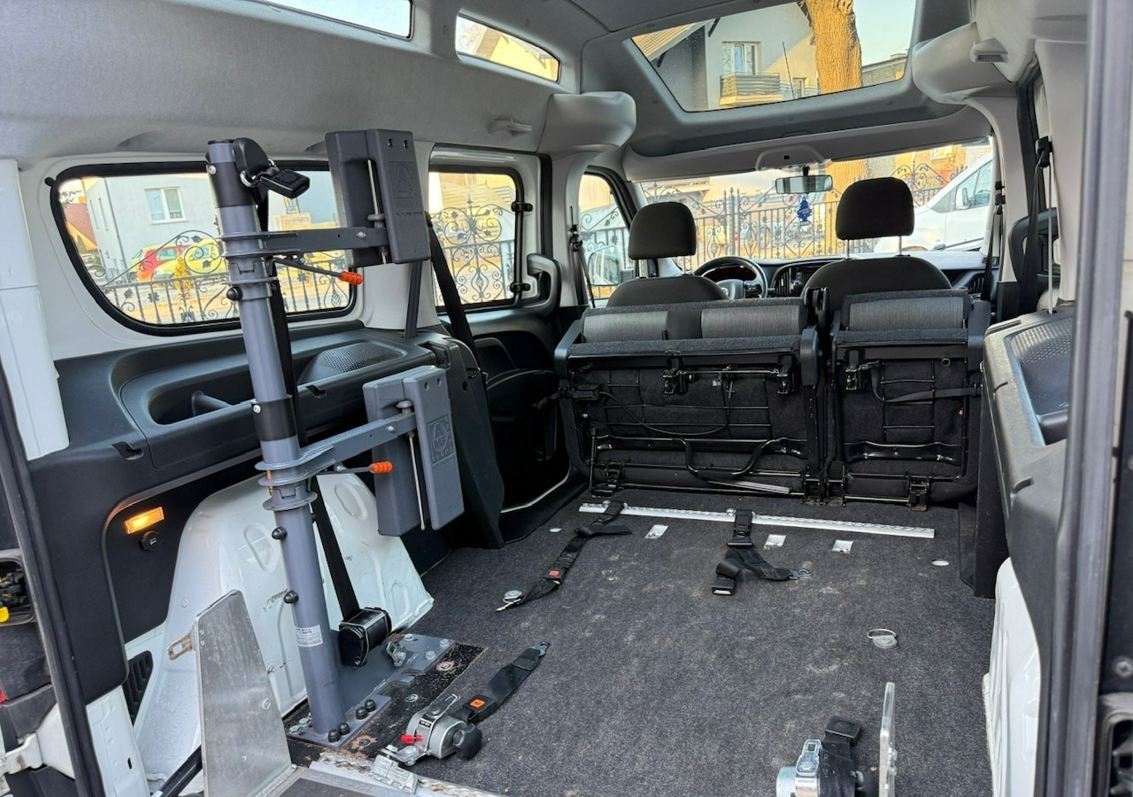 Fiat Doblo II Doblo 1.6-120KM dla Niepełnosprawnych RAMPA Inwalida Model 2020 - Personenwagen: afbeelding 4 Fiat Doblo II Doblo 1.6-120KM dla Niepełnosprawnych RAMPA Inwalida Model 2020 - Personenwagen: afbeelding 4