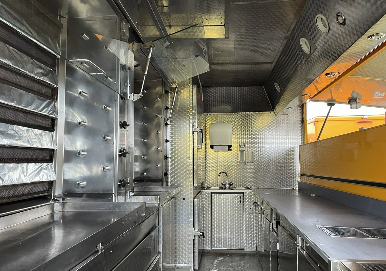 Fiat Ducato Autosklep Autogrill Gastronomiczny Food Truck Foodtruck sklep bar20 - Zelfrijdende verkoopwagen: afbeelding 3 Fiat Ducato Autosklep Autogrill Gastronomiczny Food Truck Foodtruck sklep bar20 - Zelfrijdende verkoopwagen: afbeelding 3