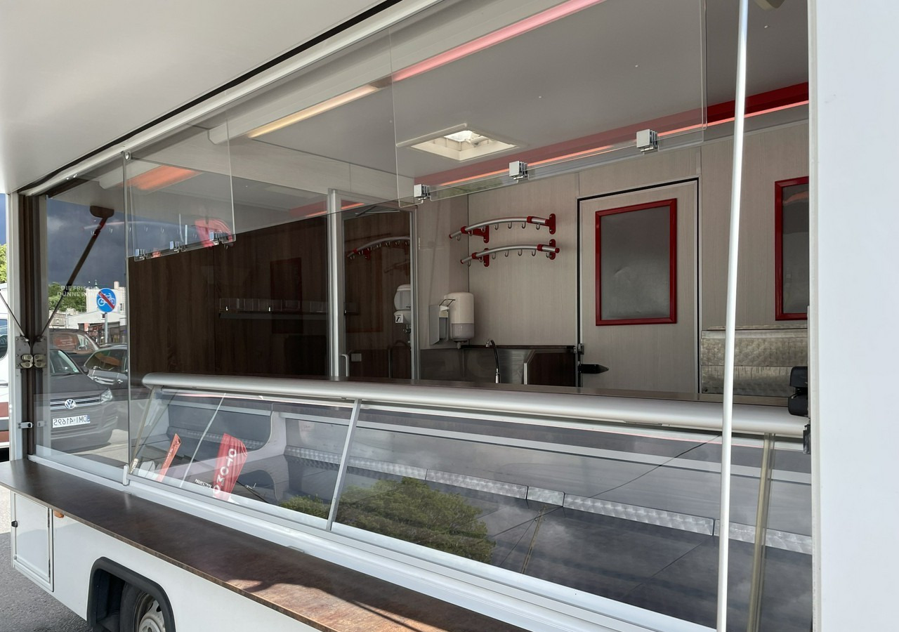 Fiat Ducato Autosklep Gastronomiczny Food Truck Foodtruck sklep W-zasil 2015 - Zelfrijdende verkoopwagen: afbeelding 2 Fiat Ducato Autosklep Gastronomiczny Food Truck Foodtruck sklep W-zasil 2015 - Zelfrijdende verkoopwagen: afbeelding 2