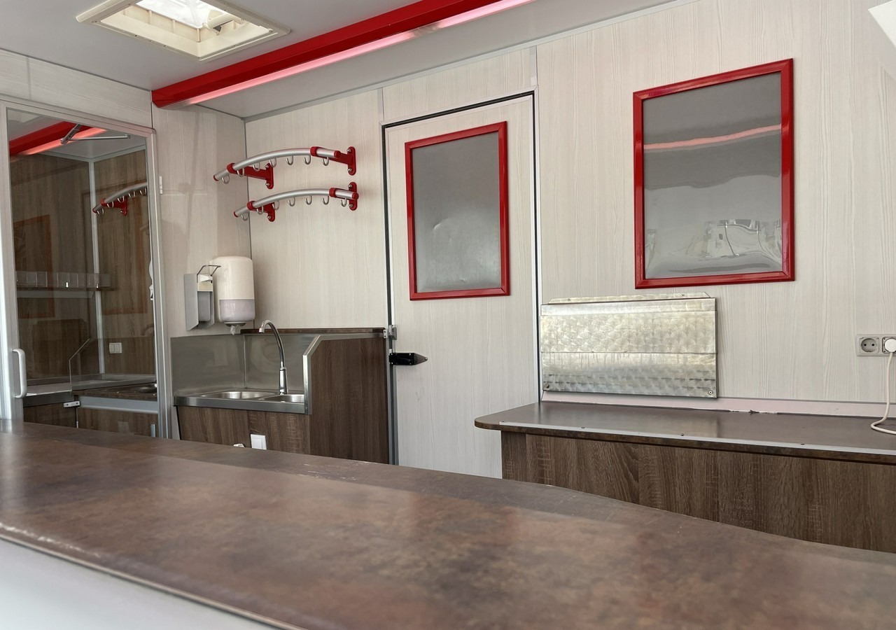 Fiat Ducato Autosklep Gastronomiczny Food Truck Foodtruck sklep W-zasil 2015 - Zelfrijdende verkoopwagen: afbeelding 3 Fiat Ducato Autosklep Gastronomiczny Food Truck Foodtruck sklep W-zasil 2015 - Zelfrijdende verkoopwagen: afbeelding 3