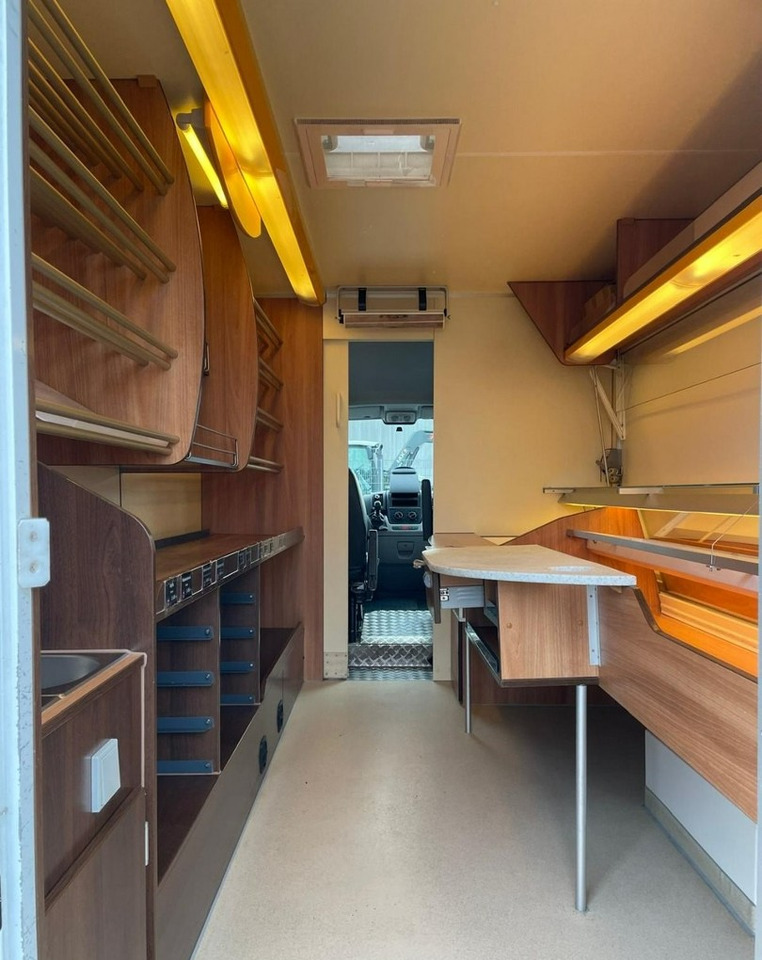 Fiat Ducato Autosklep piecz Gastronomiczny Food Truck Foodtruck sklep 132tkm Bor - Zelfrijdende verkoopwagen: afbeelding 1 Fiat Ducato Autosklep piecz Gastronomiczny Food Truck Foodtruck sklep 132tkm Bor - Zelfrijdende verkoopwagen: afbeelding 1