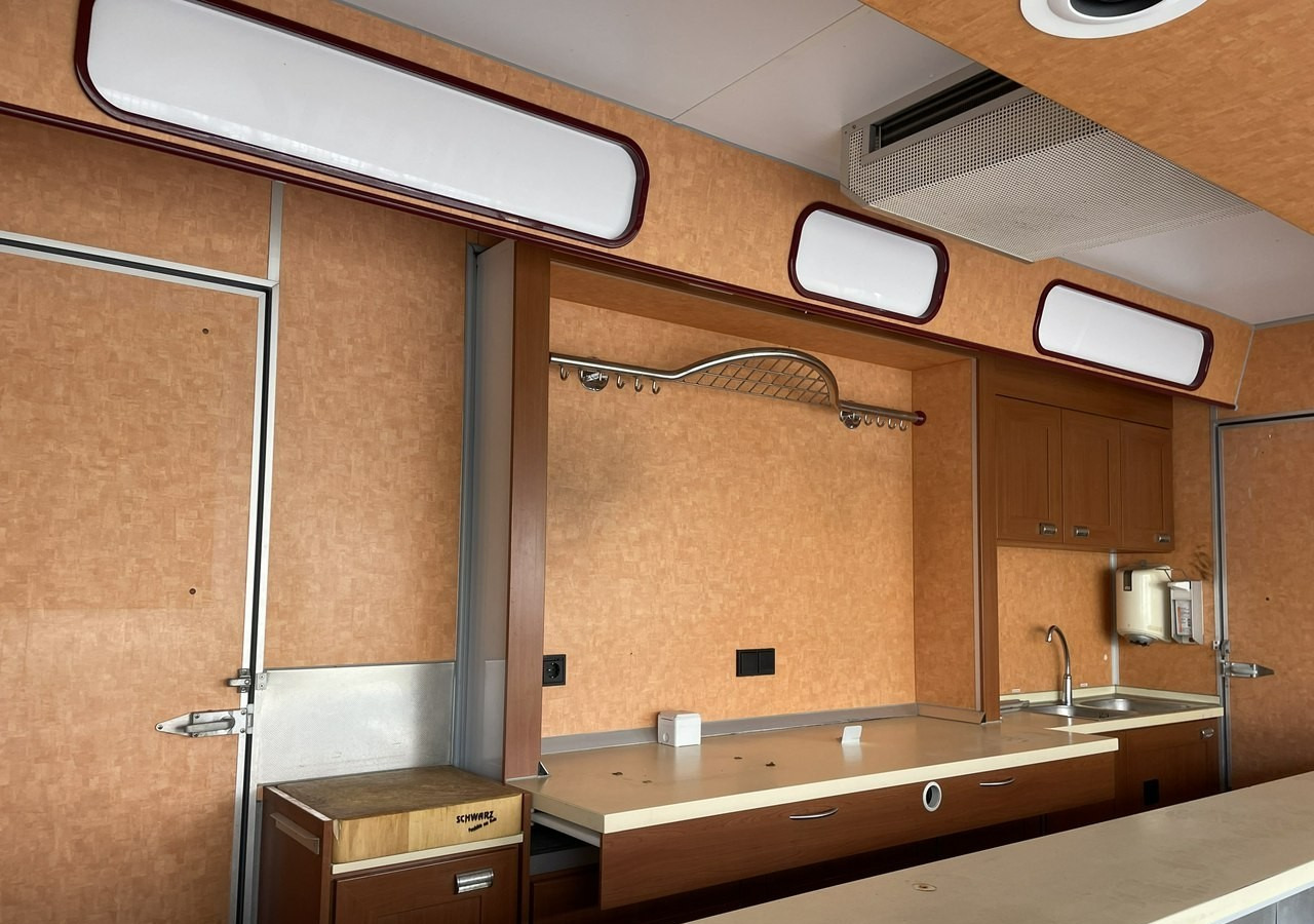 Fiat Ducato Autosklep wędlin Gastronomiczny Food Truck Foodtruck 55122km Borco20 - Zelfrijdende verkoopwagen: afbeelding 5 Fiat Ducato Autosklep wędlin Gastronomiczny Food Truck Foodtruck 55122km Borco20 - Zelfrijdende verkoopwagen: afbeelding 5