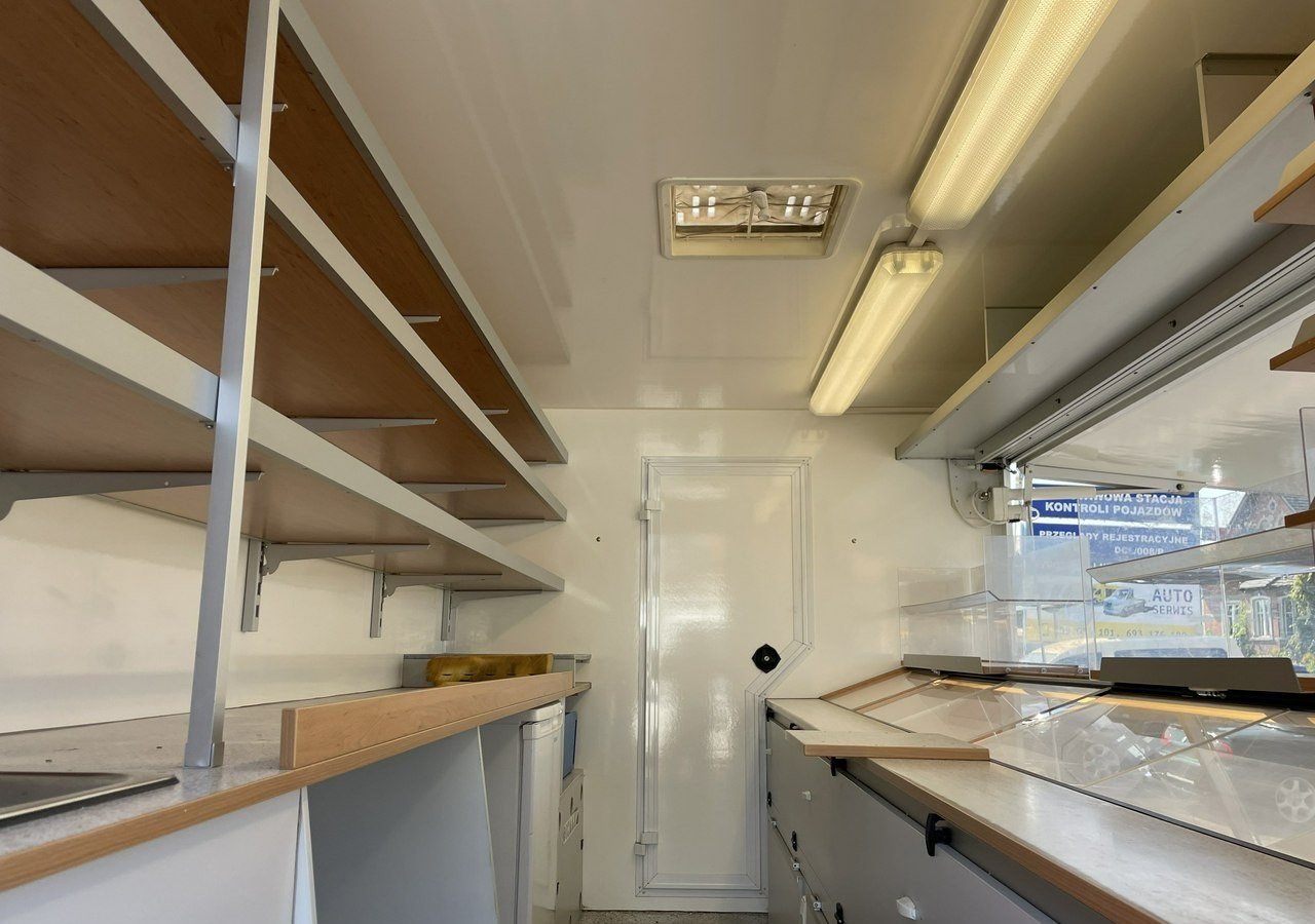 Fiat Ducato Autosklep wędlin Gastronomiczny Food Truck Foodtruck Sklep W-zasi 20 - Zelfrijdende verkoopwagen: afbeelding 2 Fiat Ducato Autosklep wędlin Gastronomiczny Food Truck Foodtruck Sklep W-zasi 20 - Zelfrijdende verkoopwagen: afbeelding 2