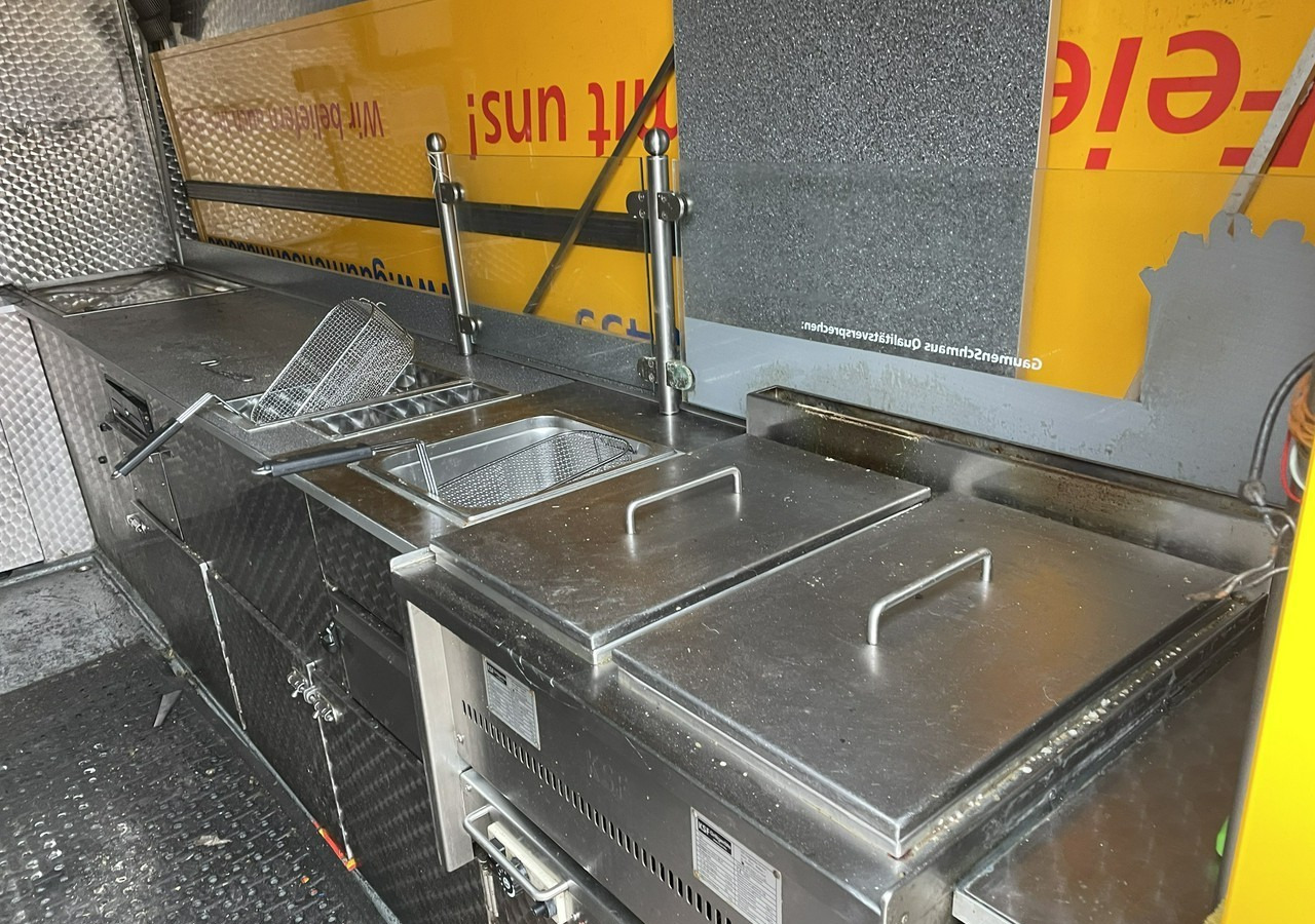 Fiat Ducato Ducato Autogrill Autosklep Foodtruck food truck Gastronomiczny 2018 - Zelfrijdende verkoopwagen: afbeelding 4 Fiat Ducato Ducato Autogrill Autosklep Foodtruck food truck Gastronomiczny 2018 - Zelfrijdende verkoopwagen: afbeelding 4
