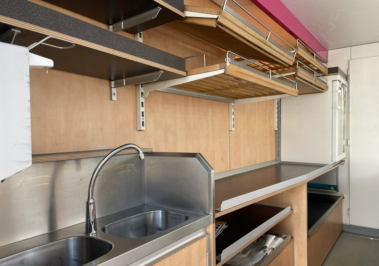 Fiat Ducato Ducato Autosklep Gastronomiczny Food Truck Foodtruck sklep Borco 200 - Zelfrijdende verkoopwagen: afbeelding 5 Fiat Ducato Ducato Autosklep Gastronomiczny Food Truck Foodtruck sklep Borco 200 - Zelfrijdende verkoopwagen: afbeelding 5