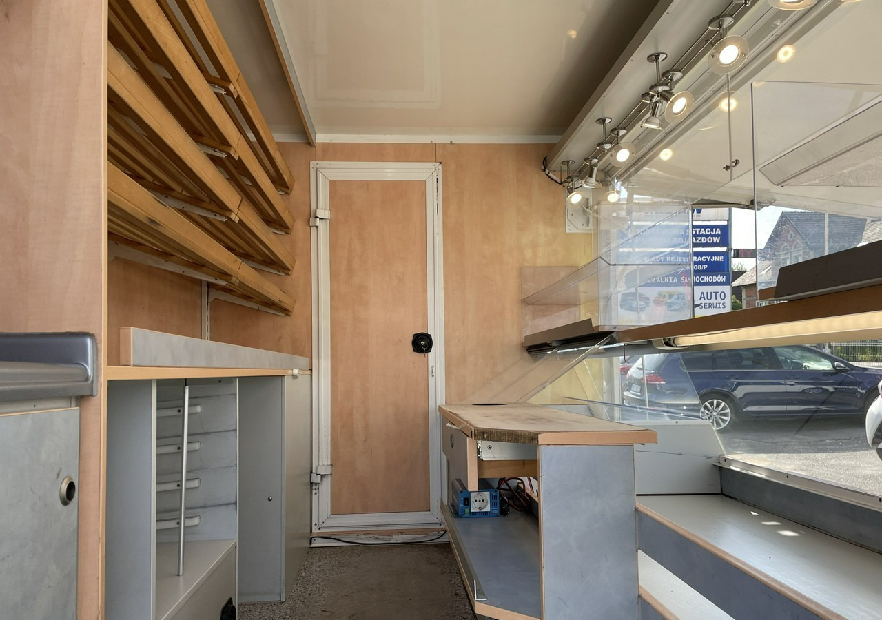 Fiat Ducato Ducato Autosklep pieczy Sklep Gastronomiczny Food Truck Foodtruck 20 - Zelfrijdende verkoopwagen: afbeelding 2 Fiat Ducato Ducato Autosklep pieczy Sklep Gastronomiczny Food Truck Foodtruck 20 - Zelfrijdende verkoopwagen: afbeelding 2