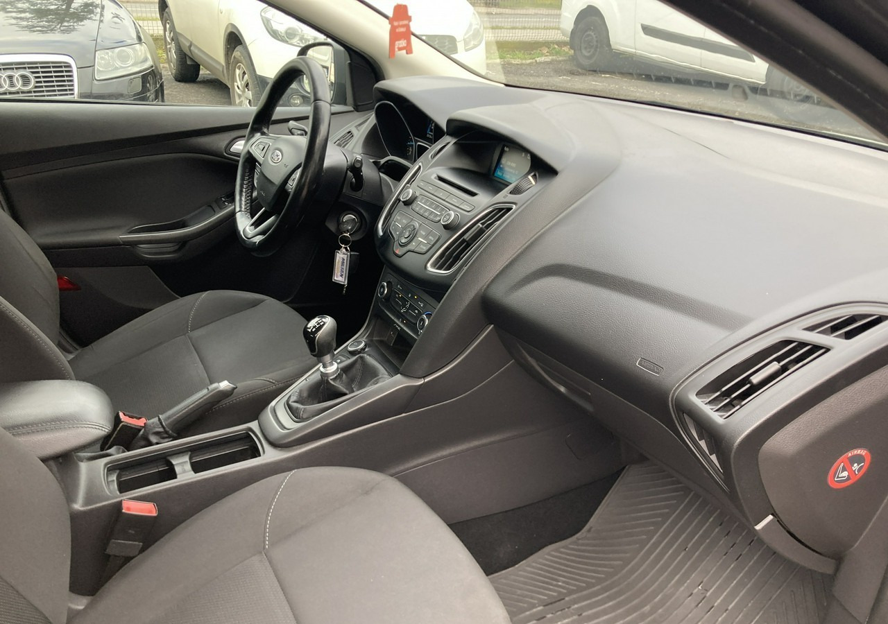 Ford Focus III Focus 1.0 EcoBoost Klima Salon PL 2015 - Hatchback: afbeelding 4 Ford Focus III Focus 1.0 EcoBoost Klima Salon PL 2015 - Hatchback: afbeelding 4