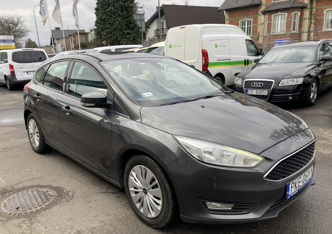 Ford Focus III Focus 1.0 EcoBoost Klima Salon PL 2015 - Hatchback: afbeelding 5 Ford Focus III Focus 1.0 EcoBoost Klima Salon PL 2015 - Hatchback: afbeelding 5