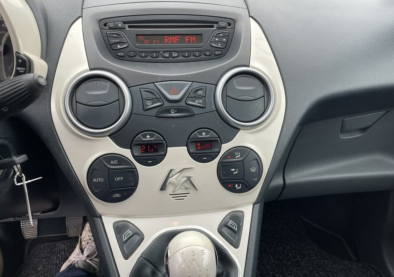 Ford KA II Ford KA 1.2 Champions Edition Klima Panorama 2012 - Hatchback: afbeelding 4 Ford KA II Ford KA 1.2 Champions Edition Klima Panorama 2012 - Hatchback: afbeelding 4