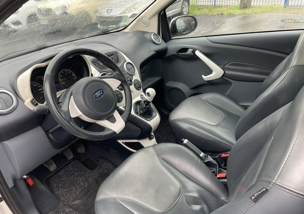 Ford KA II Ford KA 1.2 Champions Edition Klima Panorama 2012 - Hatchback: afbeelding 3 Ford KA II Ford KA 1.2 Champions Edition Klima Panorama 2012 - Hatchback: afbeelding 3