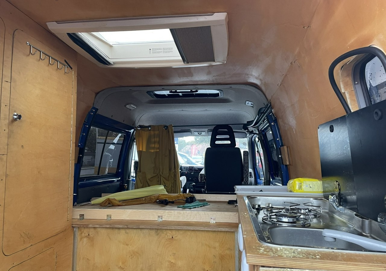 Gaz Gazela Gaz Gazelle Kamper furgon 4X4 benzyna + GAZ LPG Solar 94329km 2010 - Gesloten bestelwagen: afbeelding 5 Gaz Gazela Gaz Gazelle Kamper furgon 4X4 benzyna + GAZ LPG Solar 94329km 2010 - Gesloten bestelwagen: afbeelding 5