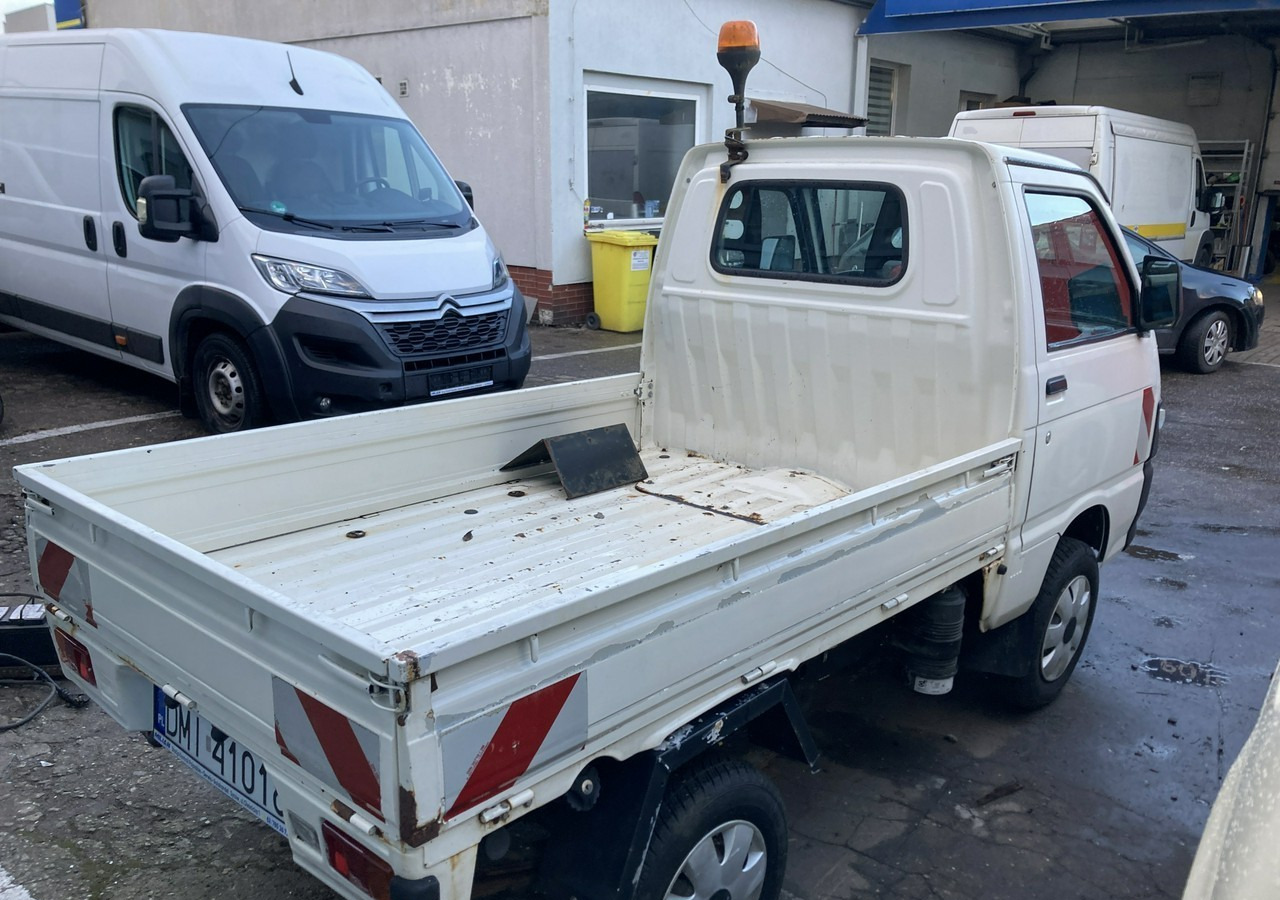 Inna Inny PFAU Piaggio Porter 4X4 Skrzynia odśnieżarka Pług 5655km 2012 - Bestelwagen open laadbak: afbeelding 4 Inna Inny PFAU Piaggio Porter 4X4 Skrzynia odśnieżarka Pług 5655km 2012 - Bestelwagen open laadbak: afbeelding 4